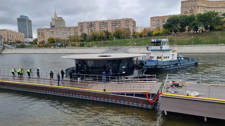 Москва-первое электросудно