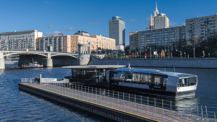 Москва-первое электросудно